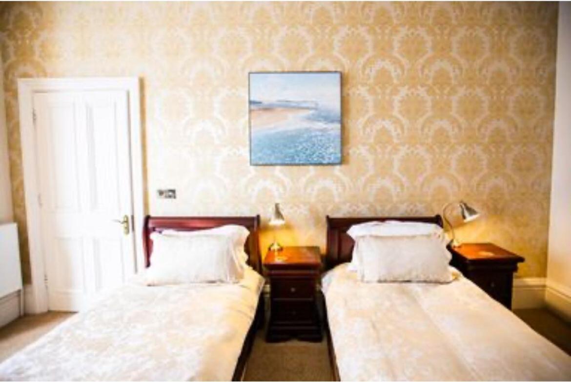 Abbotsleigh Of Whitby Bed & Breakfast Ngoại thất bức ảnh