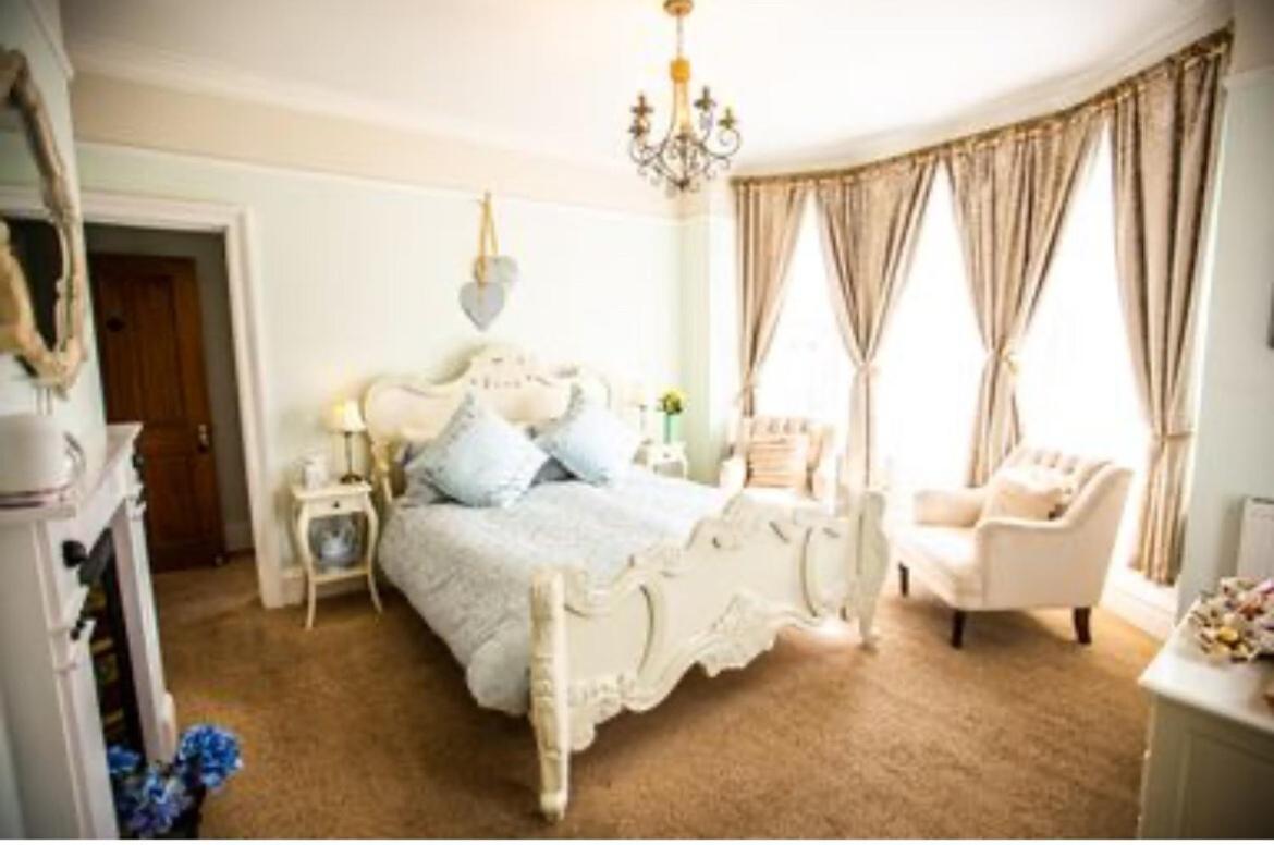 Abbotsleigh Of Whitby Bed & Breakfast Ngoại thất bức ảnh