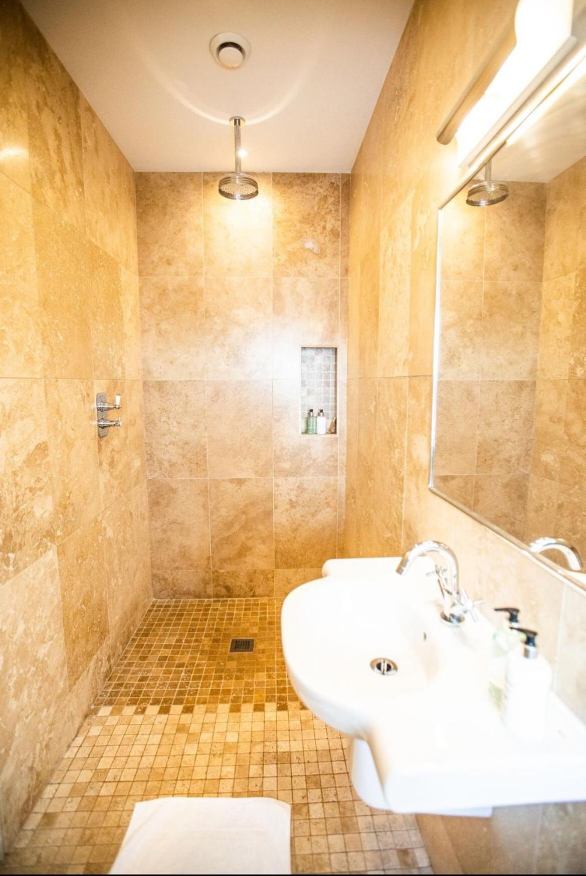 Abbotsleigh Of Whitby Bed & Breakfast Ngoại thất bức ảnh